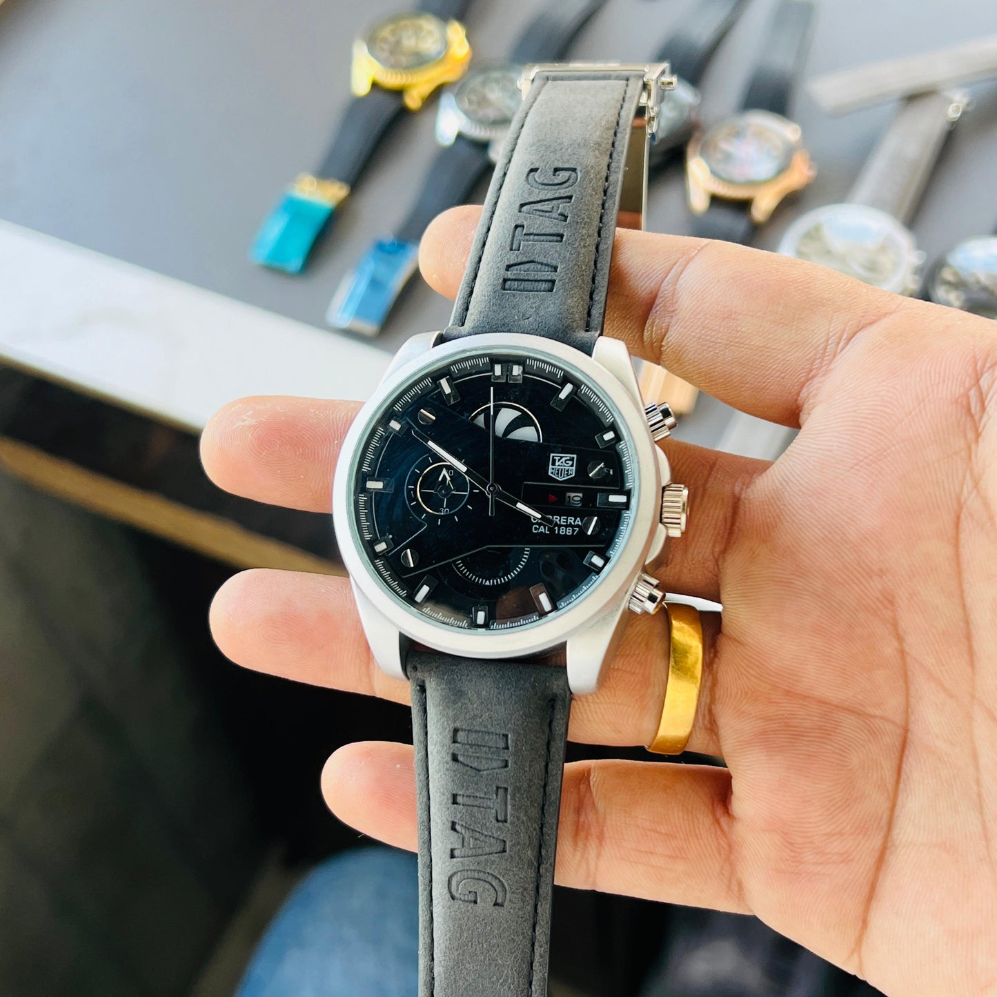 ✅  5 Hand all gloss finishing, iconic Strap Chronograph collection representing the art of fusion & luxury to your wrist as a King. ✅